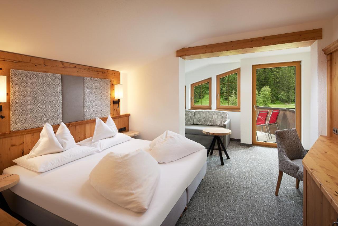 Auenhotel Тукс Екстериор снимка
