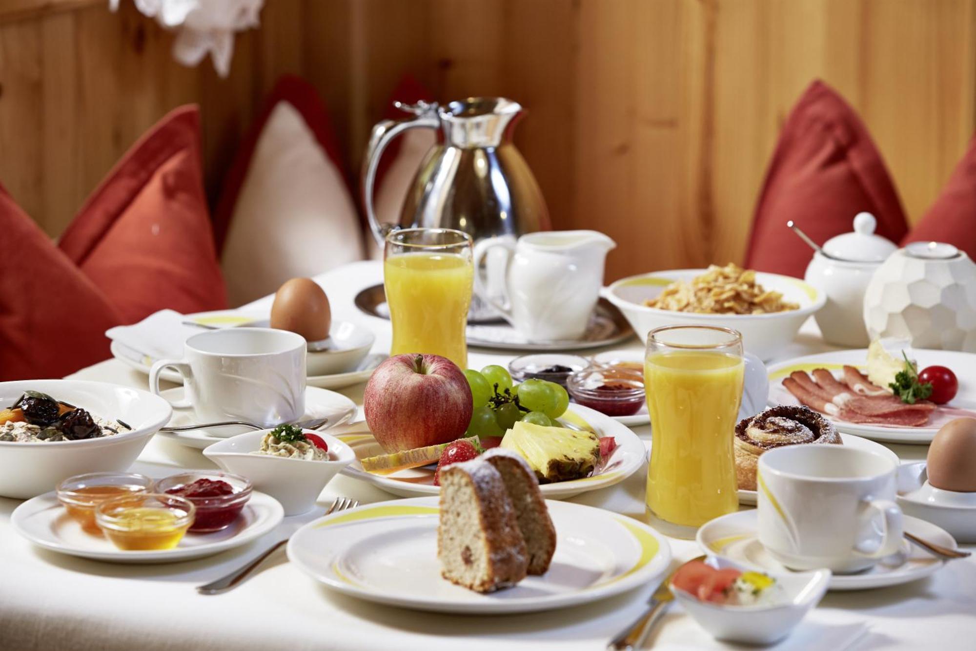 Auenhotel Тукс Екстериор снимка